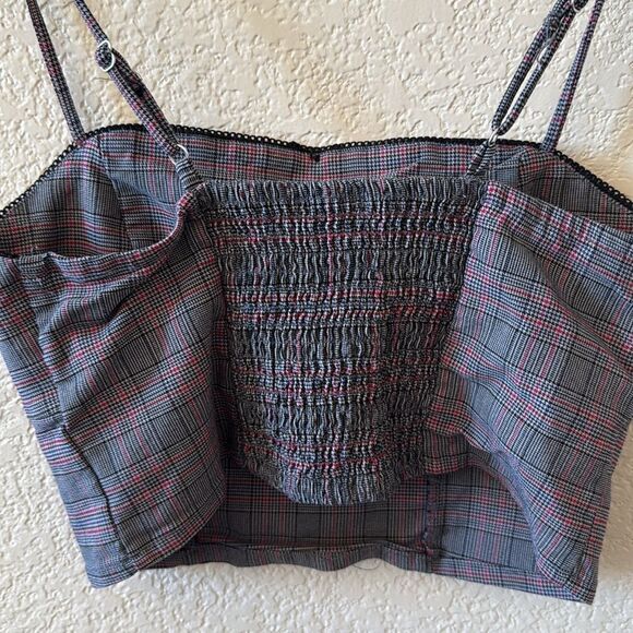 Wild Fable: Women's Size Cropped Tank Top Black and Red Plaid With Bow Medium - Picture 6 of 6